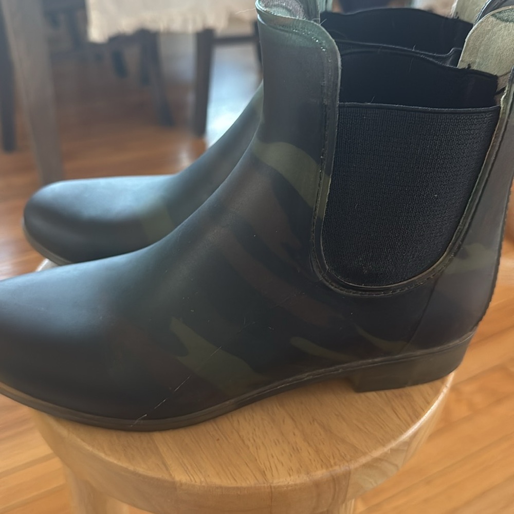 J. Crew camo rubber boots!